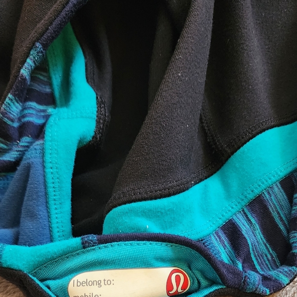 Lululemon leggings 8 Black with Turquiose trim - Picture 10 of 12